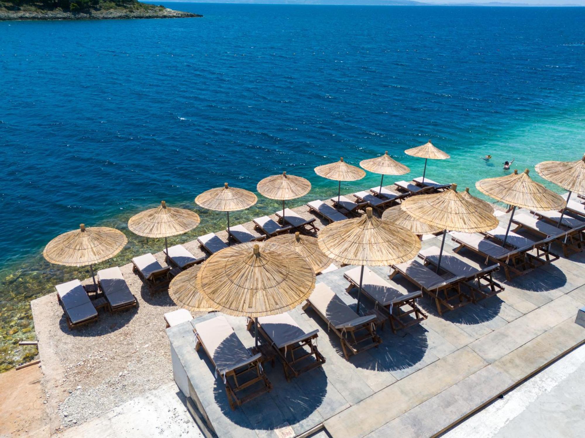 Hotel Lluka Sea Side